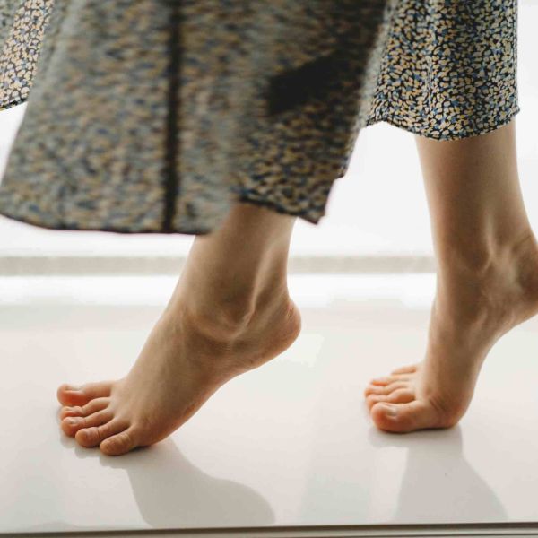 Чому крем для ніг потрібен упродовж року: догляд без сезонних обмежень