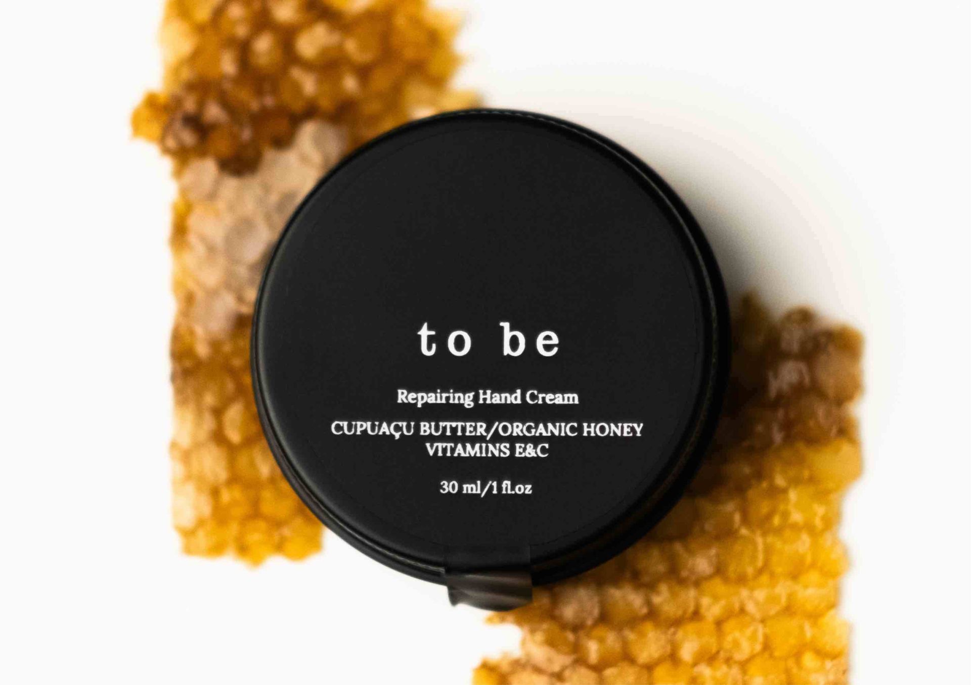 Deep hydration, anti-stress protection, and restoration: the new "to be" hand cream with cupuaçu butter and Jelly Bush honey