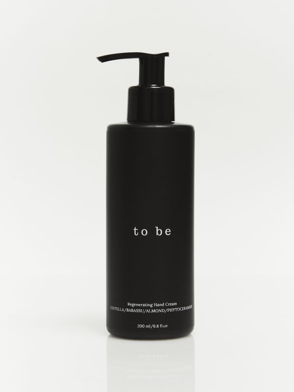 Moisturizing Hand Cream with Phytoceramides and Hyaluronic Acid